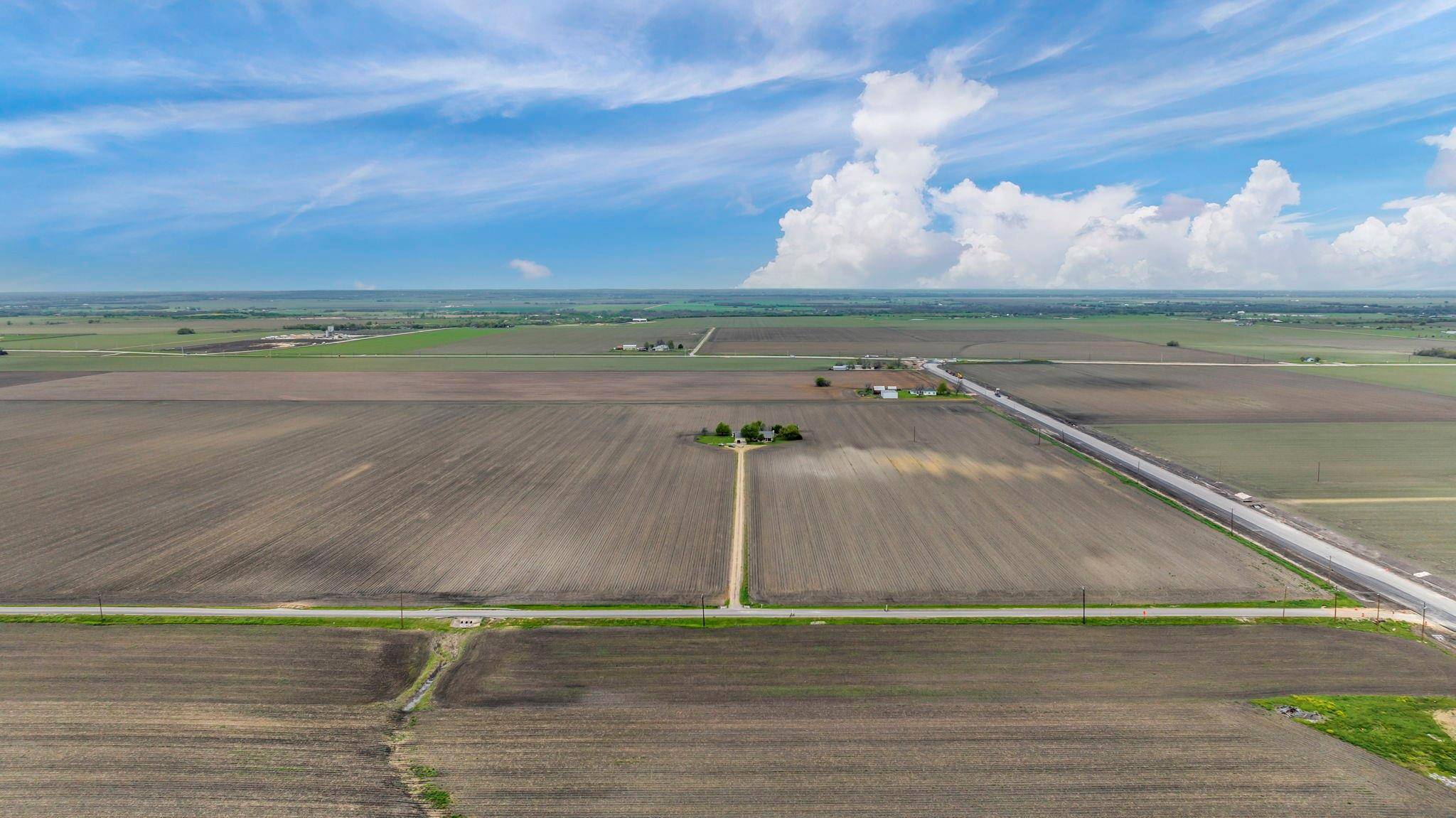 3255 County Road 369, Taylor, TX 76574