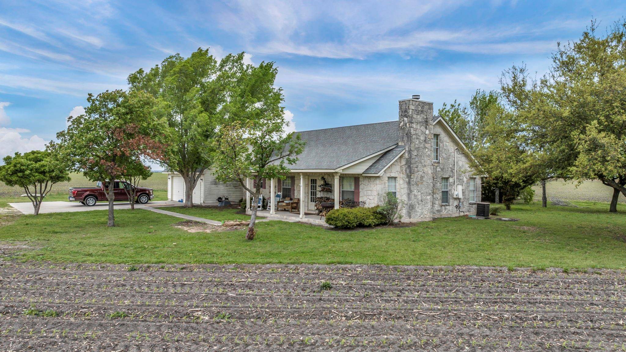 3255 County Road 369, Taylor, TX 76574