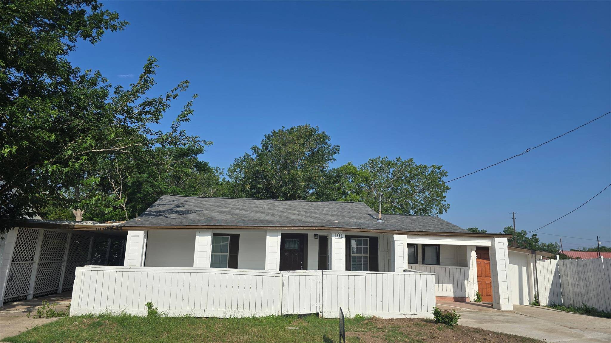 101 S Lockhart ST, Manor, TX 78653