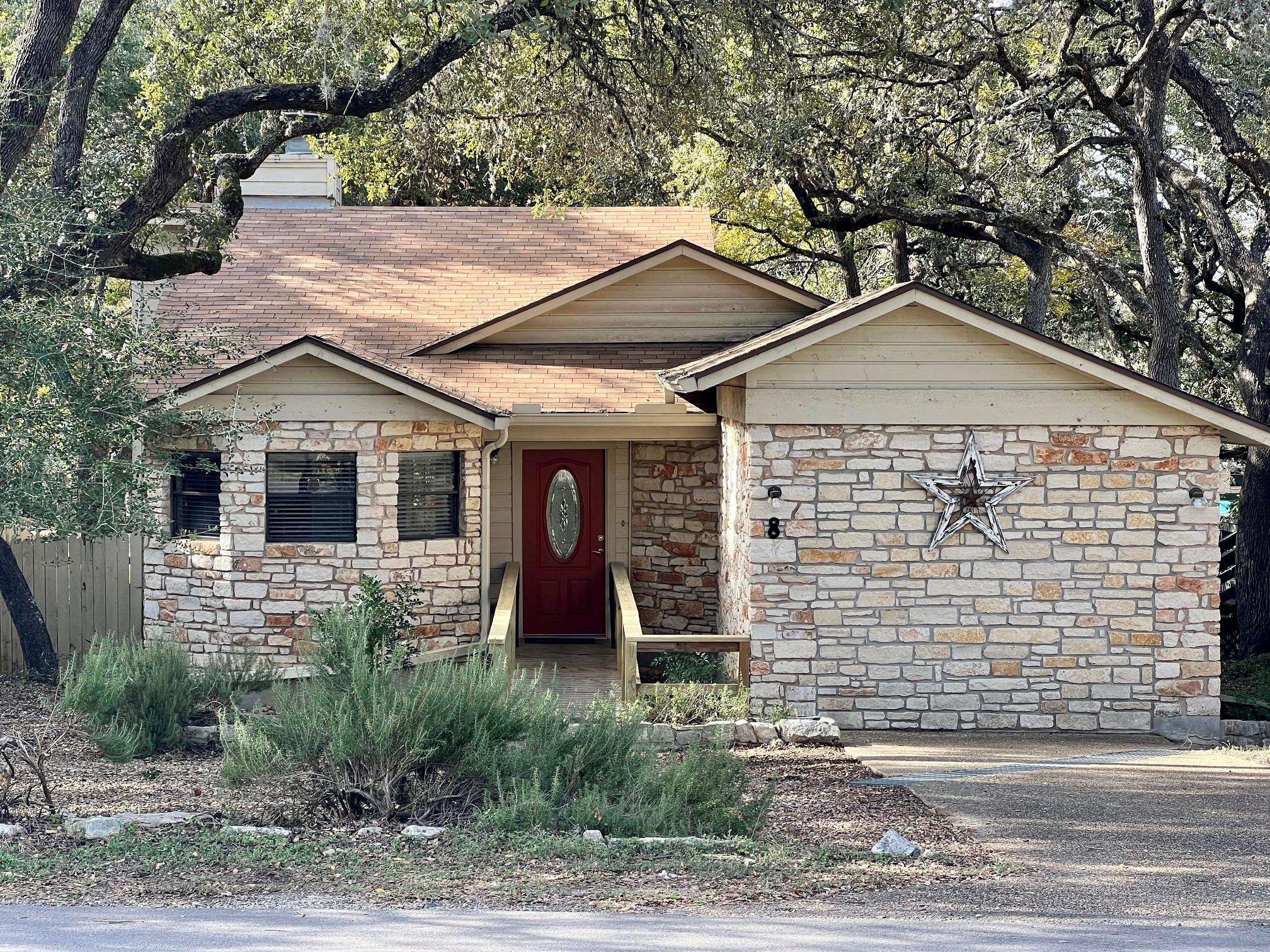 8 Stonehouse CIR, Wimberley, TX 78676