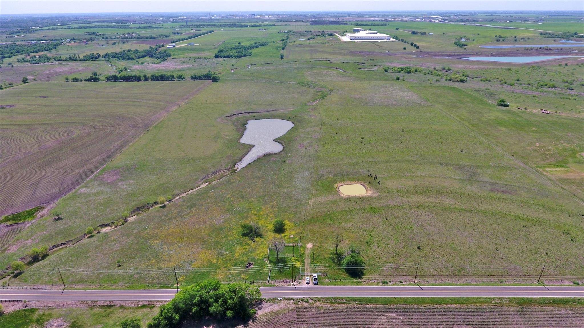 800 County Road 369 RD, Taylor, TX 76574