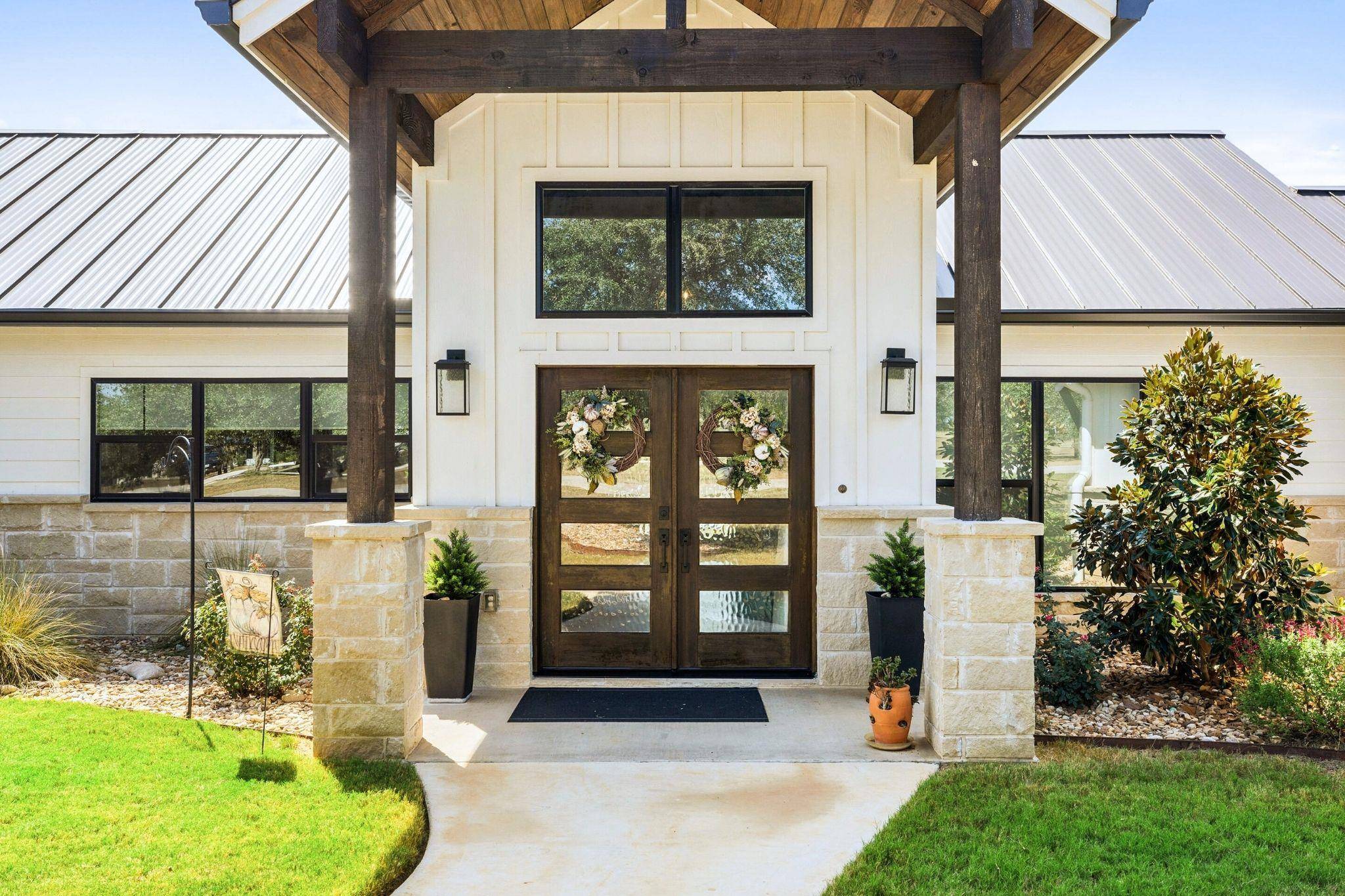 338 Morning Dew DR, Round Mountain, TX 78663
