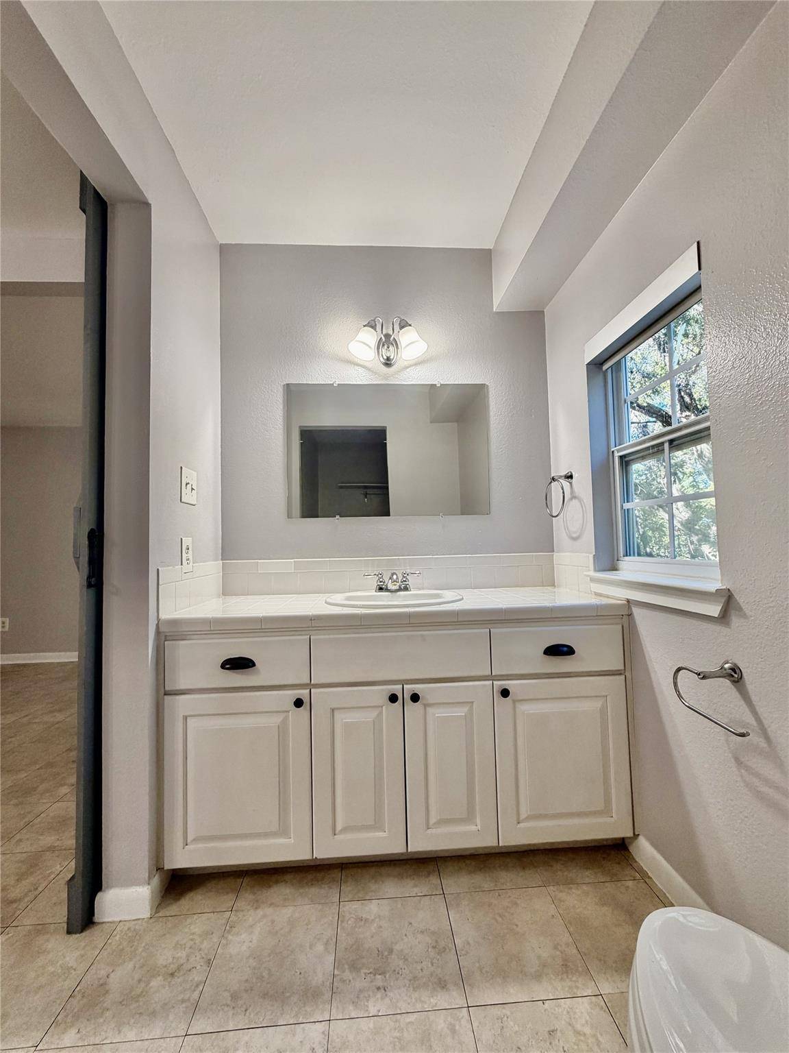 19050 W FM150 #1, Driftwood, TX 78619