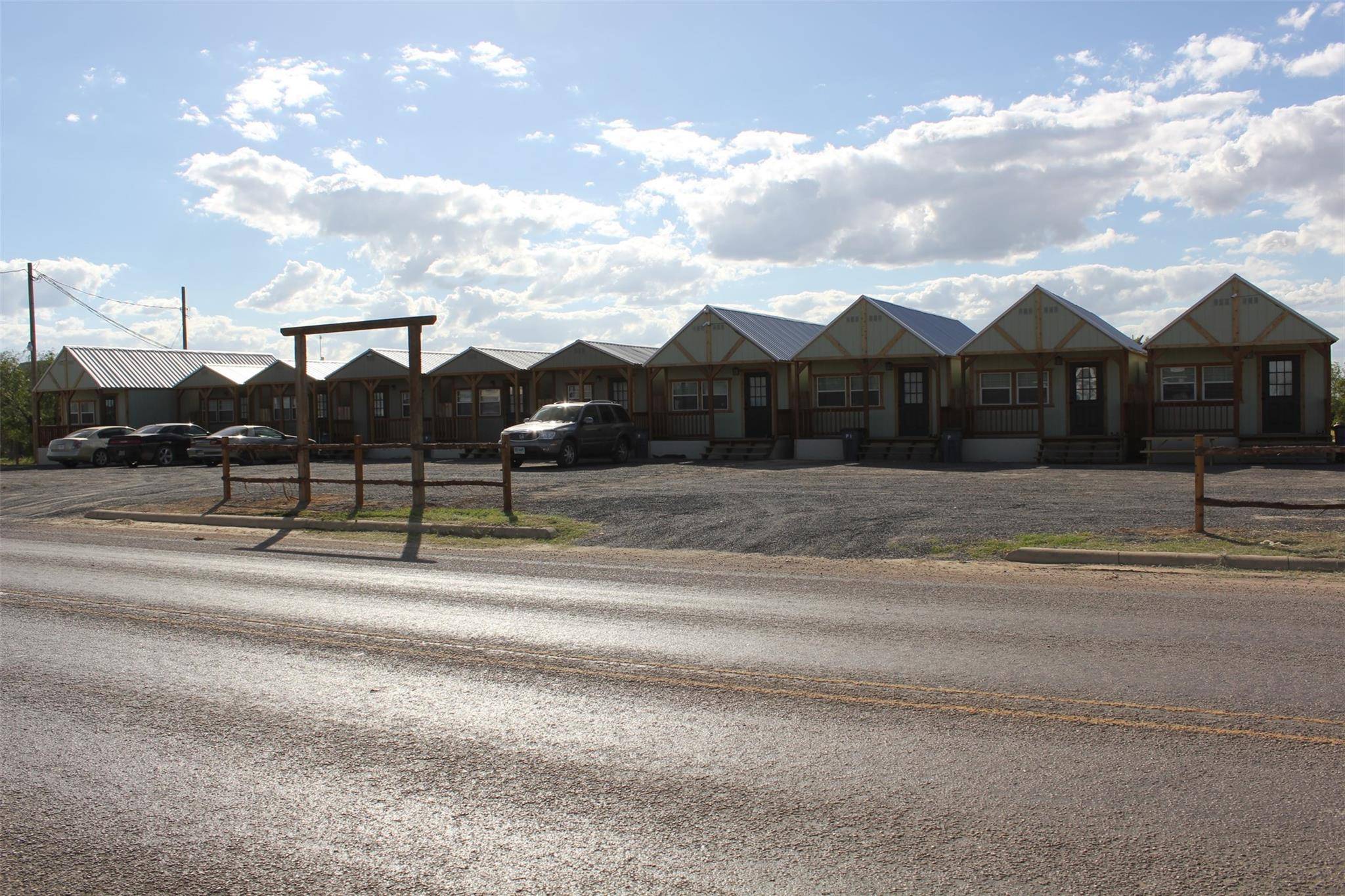 10 S Commerce ST, Big Wells, TX 78830