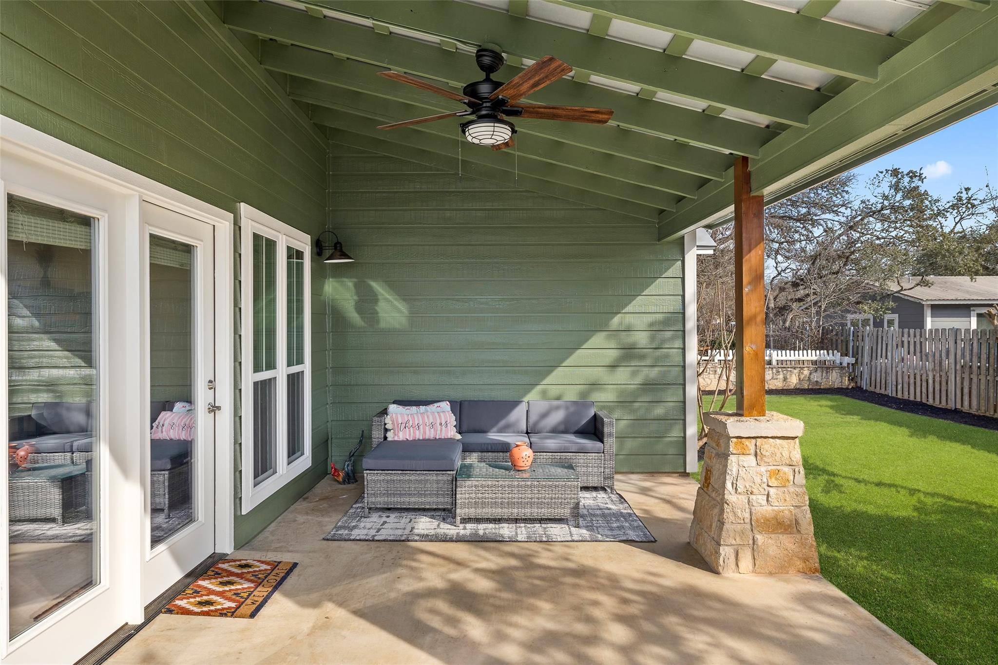 435 Hays ST, Dripping Springs, TX 78620
