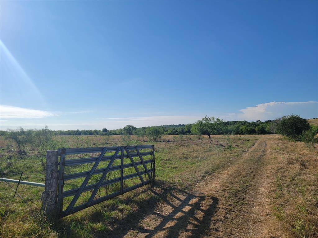 105 Black Ankle RD, Lockhart, TX 78644
