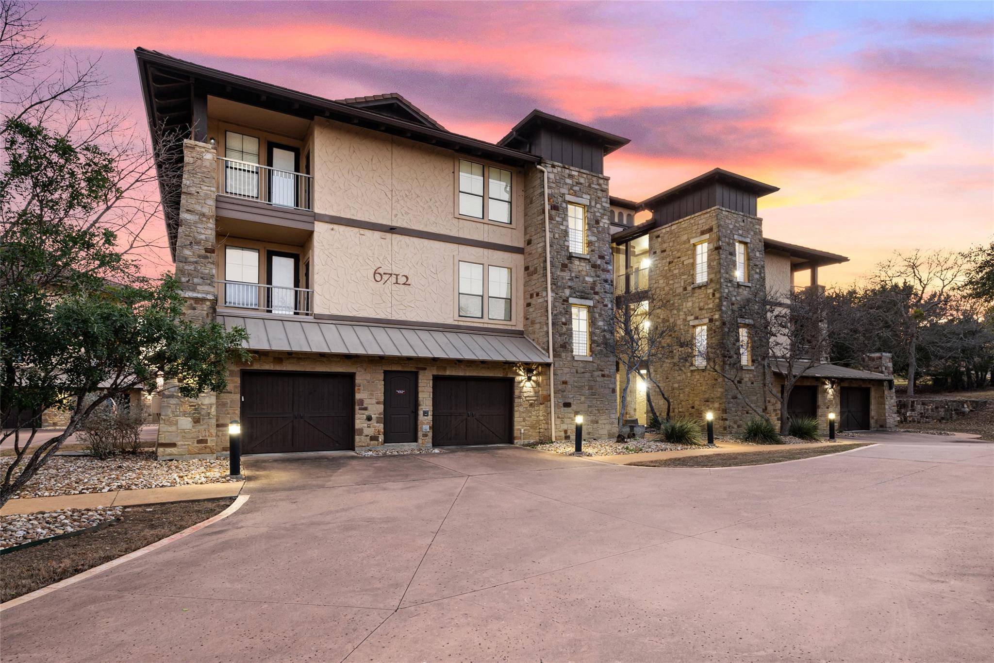 6712 Lantern View DR #303, Jonestown, TX 78645
