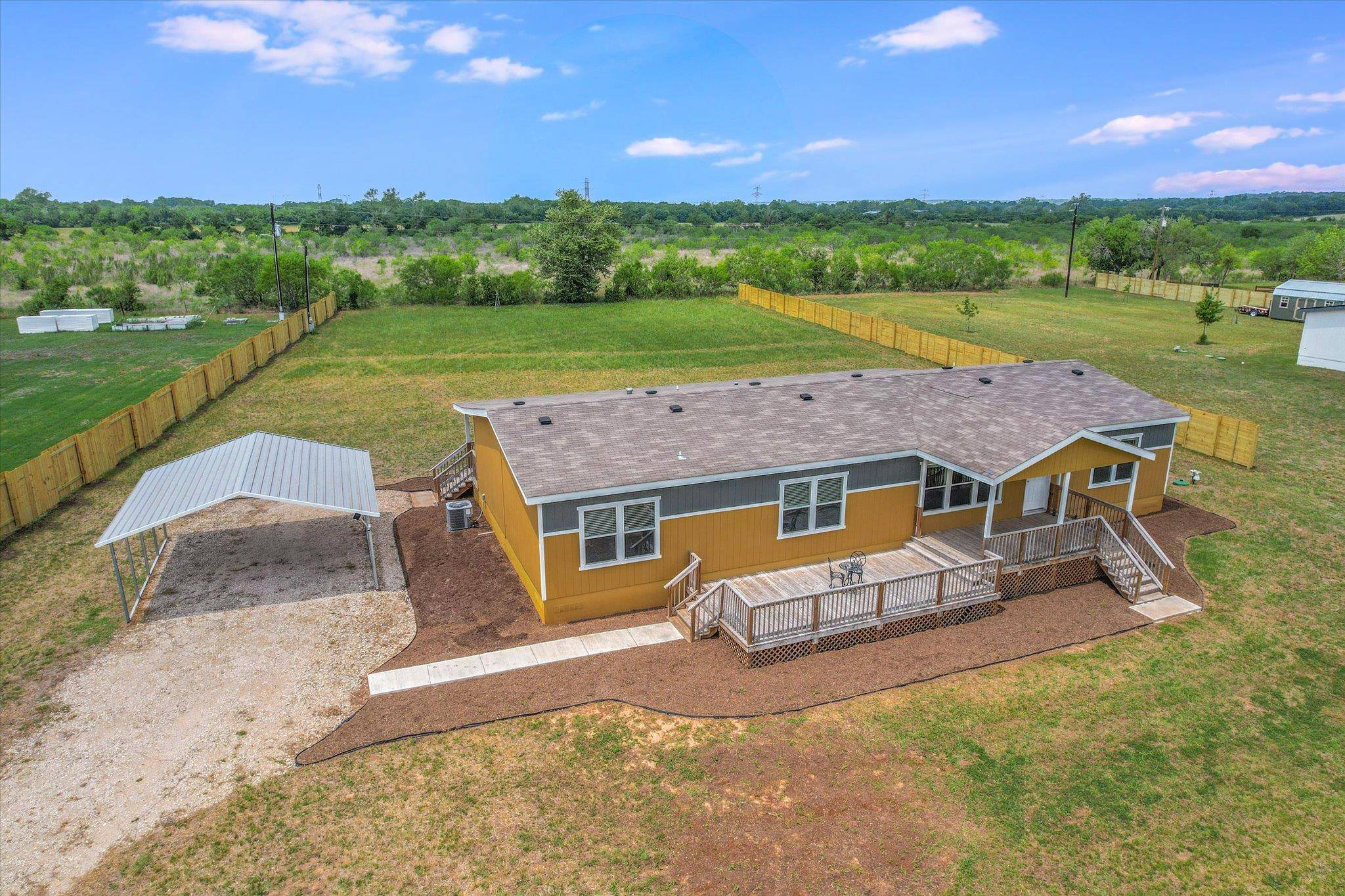 202 Lazy River LN, Elgin, TX 78621