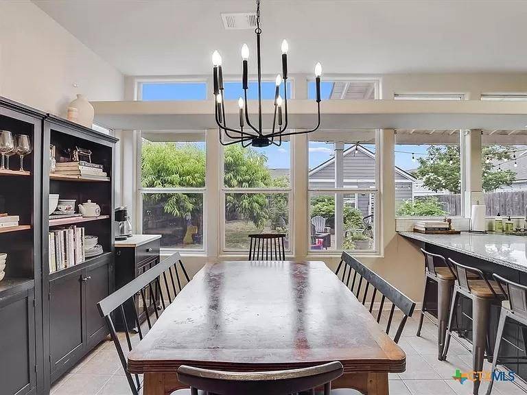 305 Trestle Tree ST, San Marcos, TX 78666