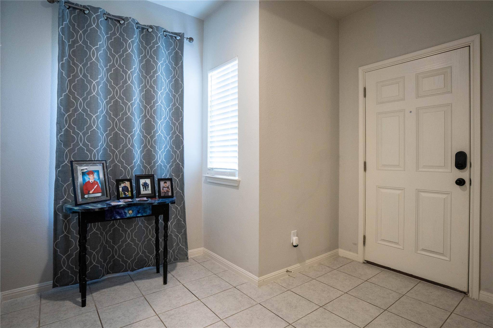 166 Pelican Bay CIR, Kyle, TX 78640