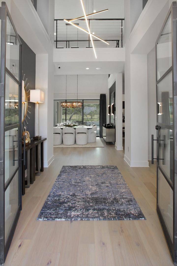122 Crosswater LN, Dripping Springs, TX 78620