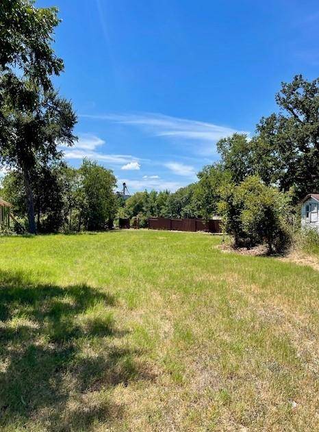 505 E 4th ST, Cameron, TX 76520