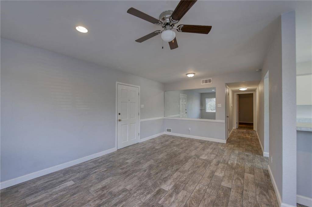 5801 Thunderbird ST #B-20, Lago Vista, TX 78645