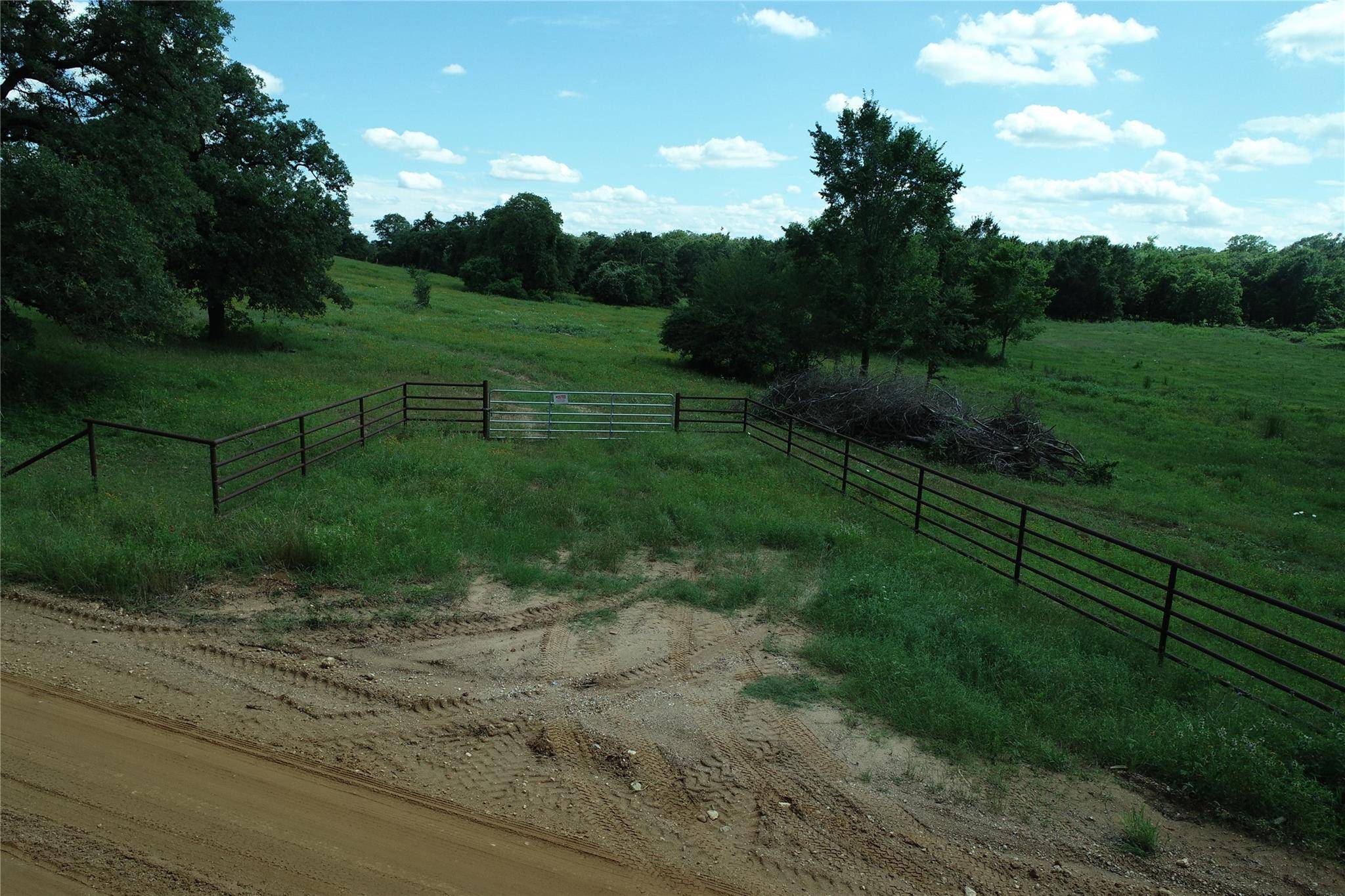 2055 CR 342 RD, Milano, TX 76556