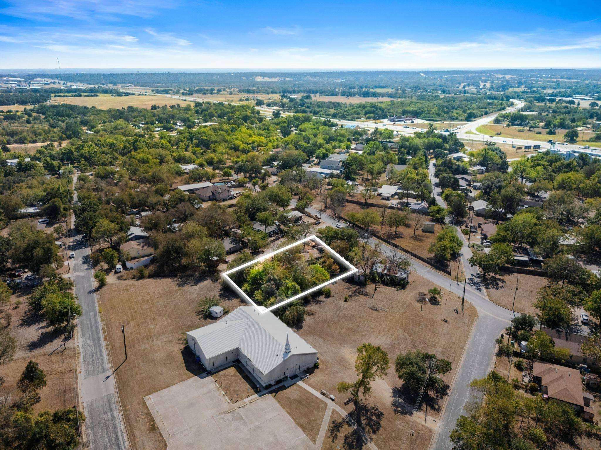 102 Masonic DR, Elgin, TX 78621