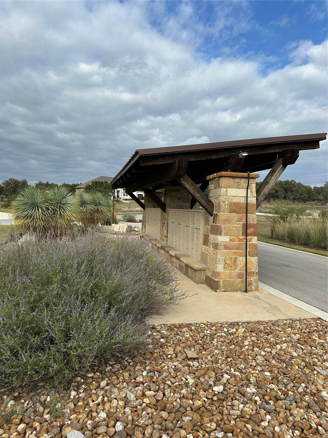 409 Spicewood Trails DR, Spicewood, TX 78669