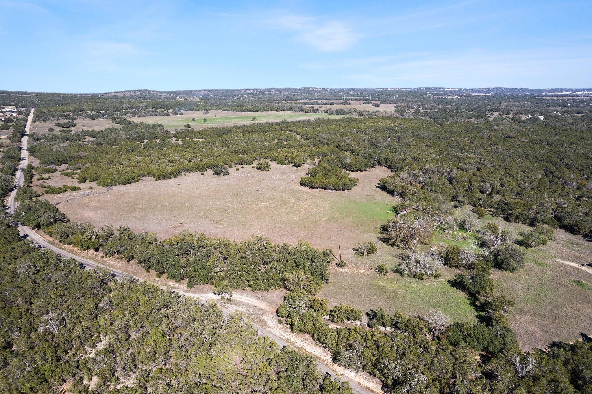 815 Holder LN, Dripping Springs, TX 78620