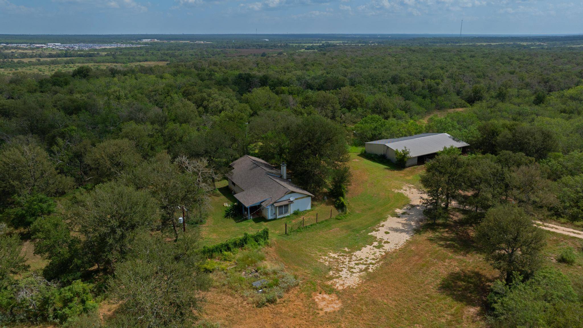 326 The Forest RD, Dale, TX 78616