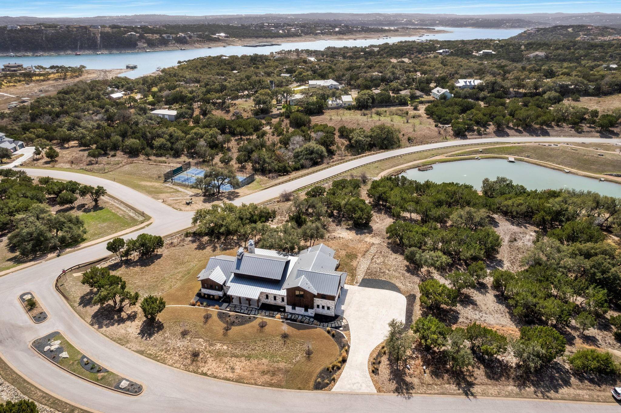 1708 Knights Chance LN, Spicewood, TX 78669