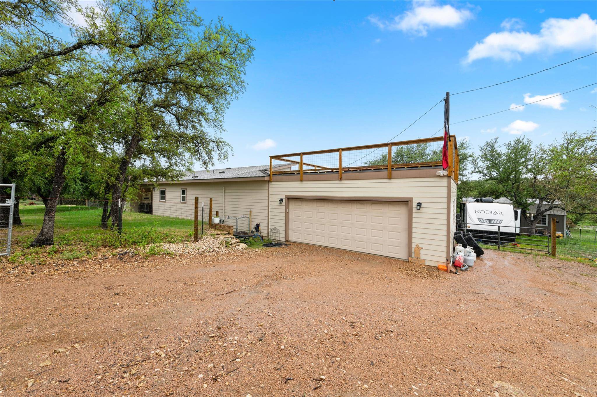 220 Creedmore DR, Liberty Hill, TX 78642