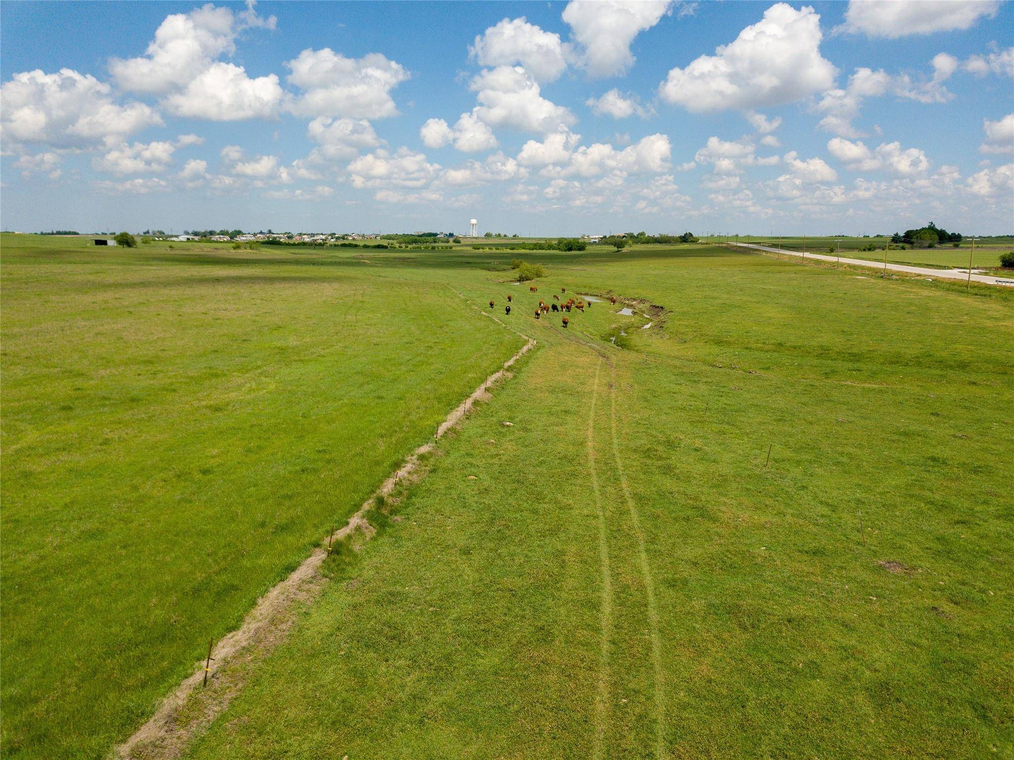 200,204, 210 County Road 160 RD, Taylor, TX 76574