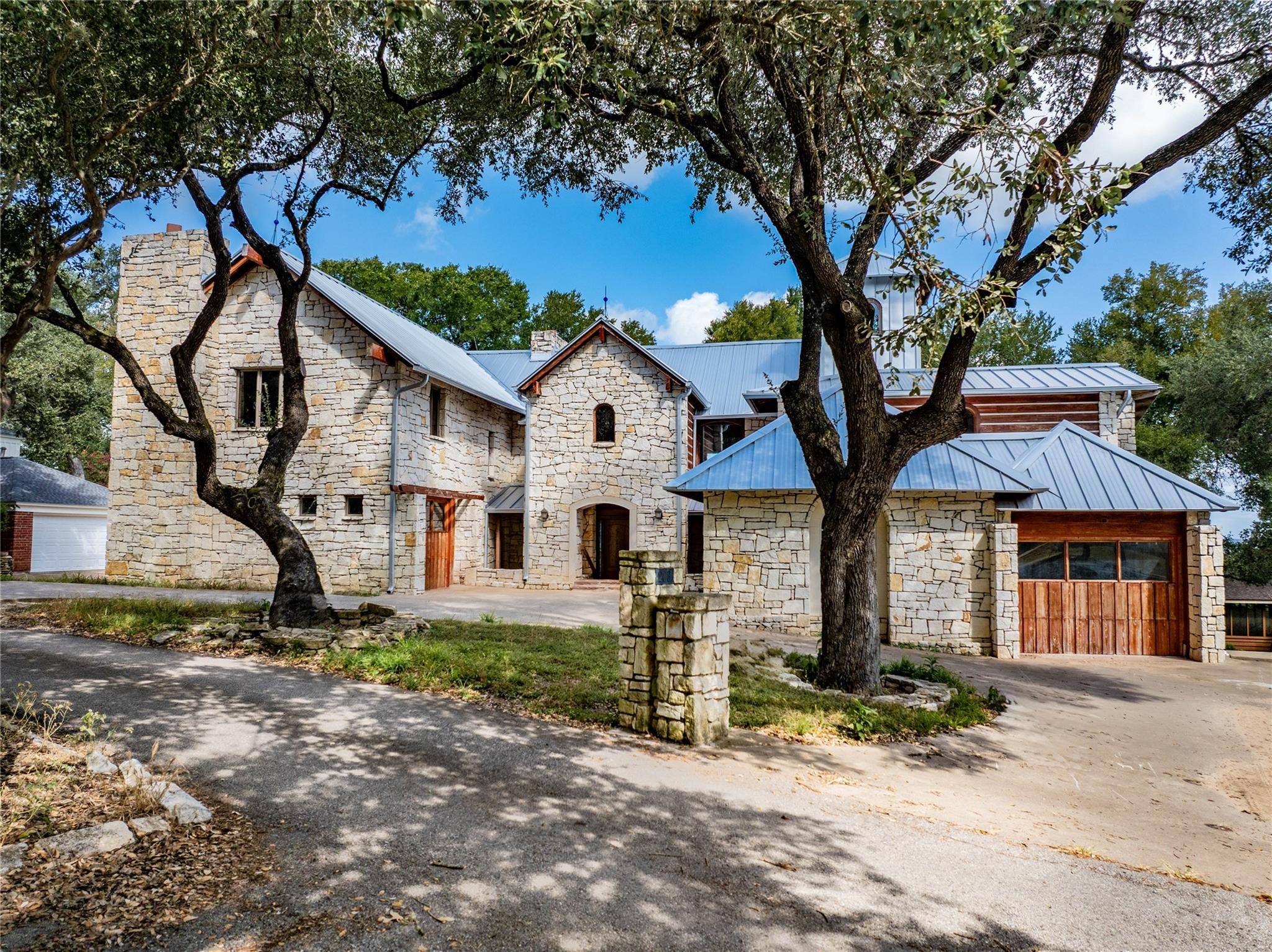 206 Rolling Hill DR, La Grange, TX 78945