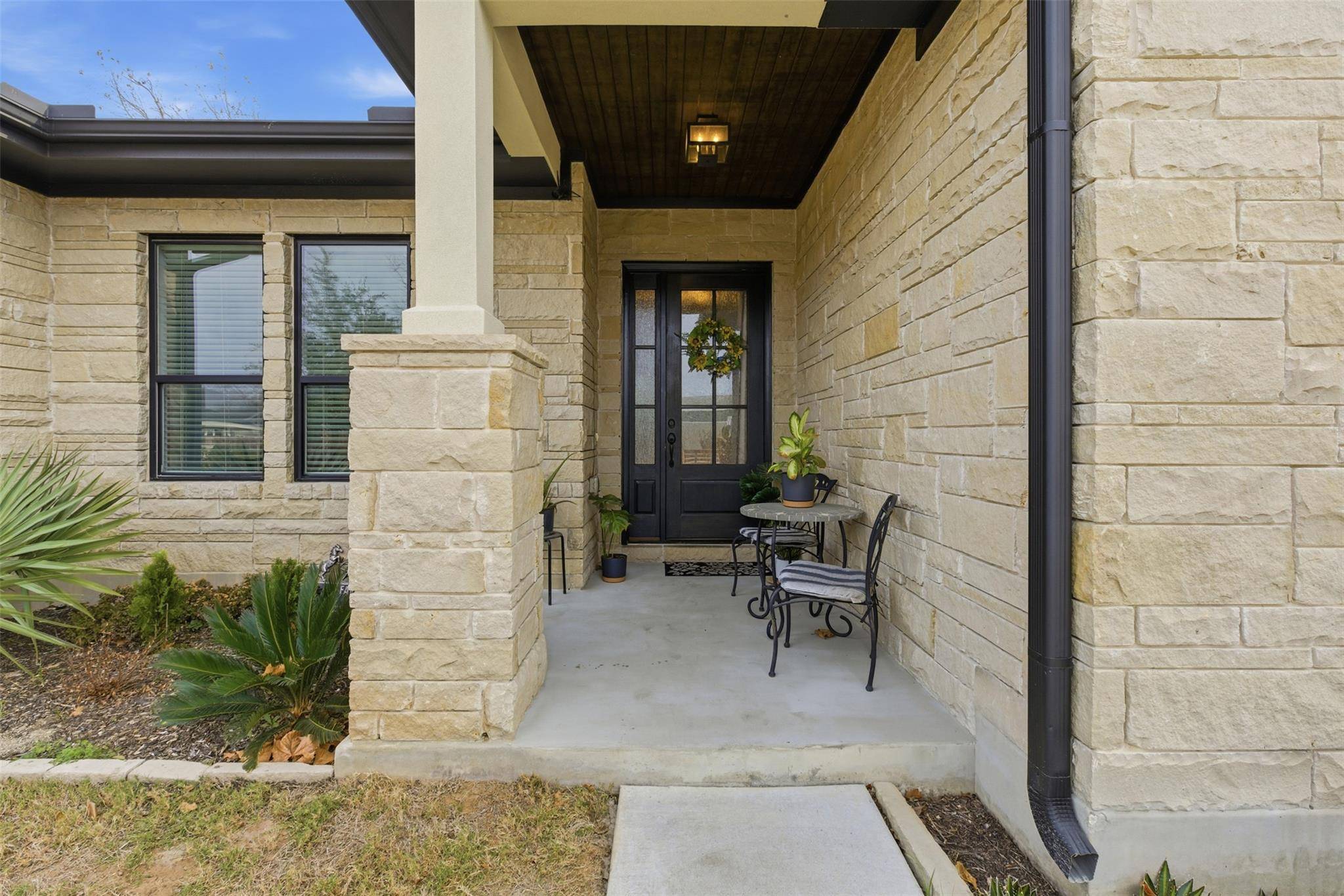 1905 S College ST, Georgetown, TX 78626