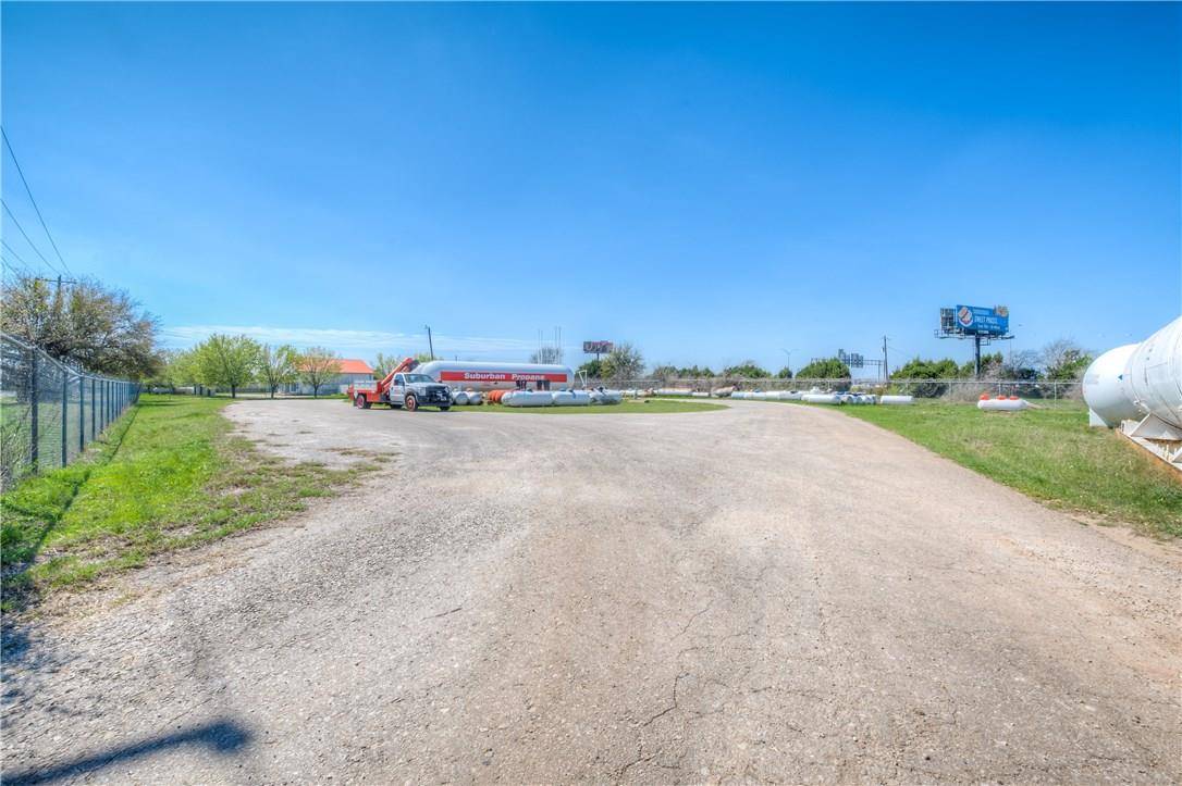 2100 Old Airport RD, Georgetown, TX 78626