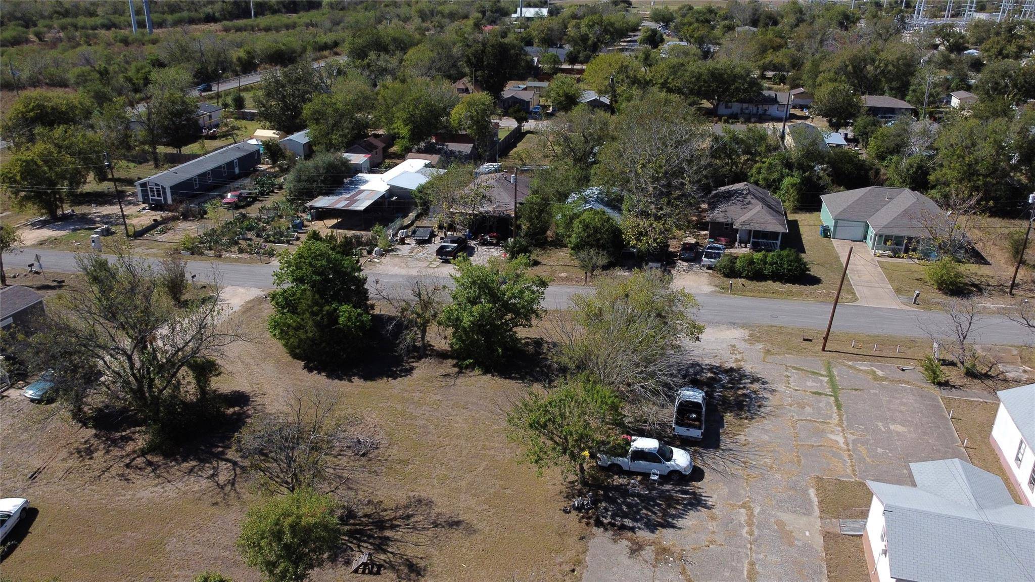 125 2nd Ave, Taylor, TX 76574