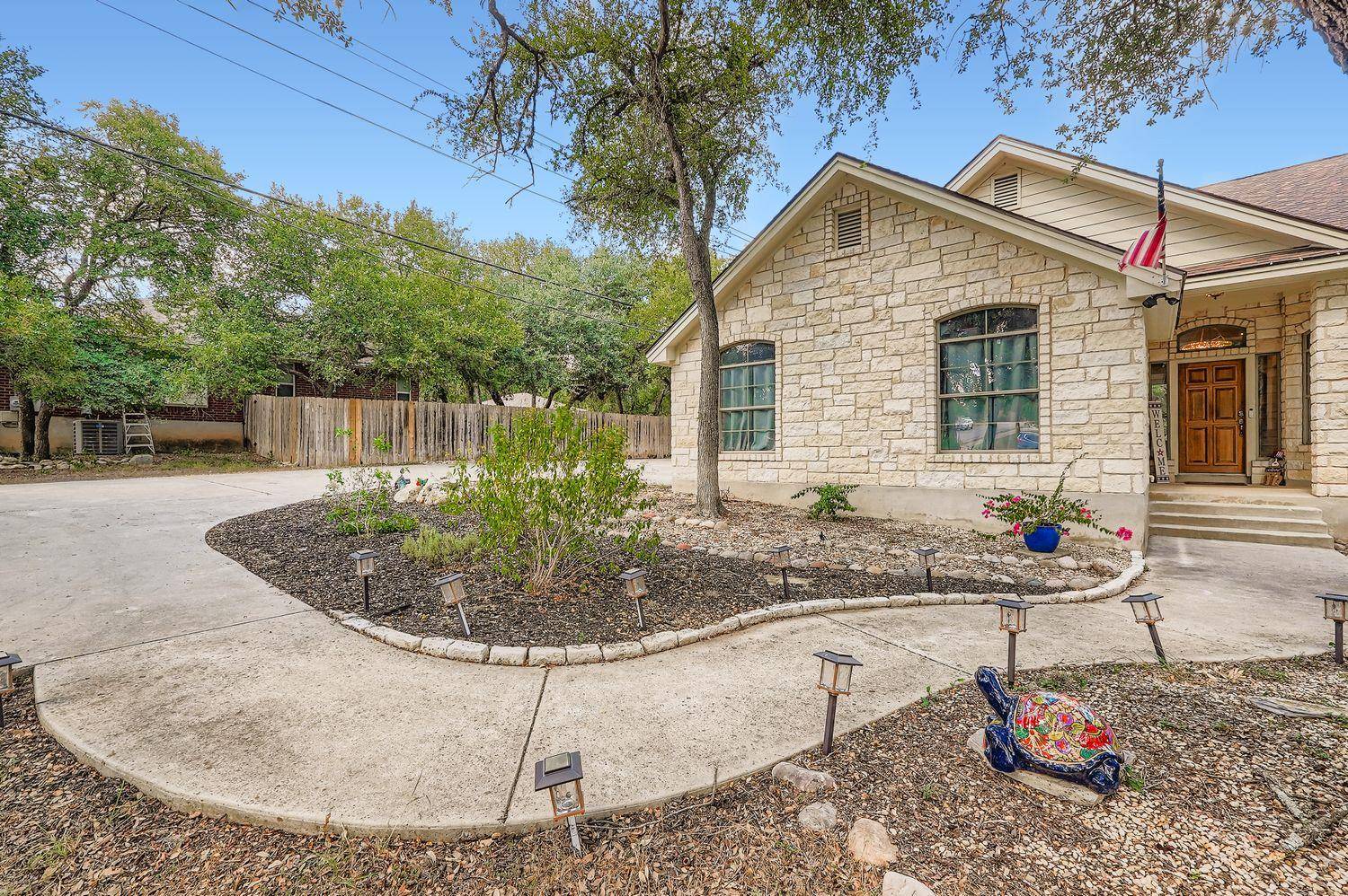 100 Quarry Springs DR, San Marcos, TX 78666