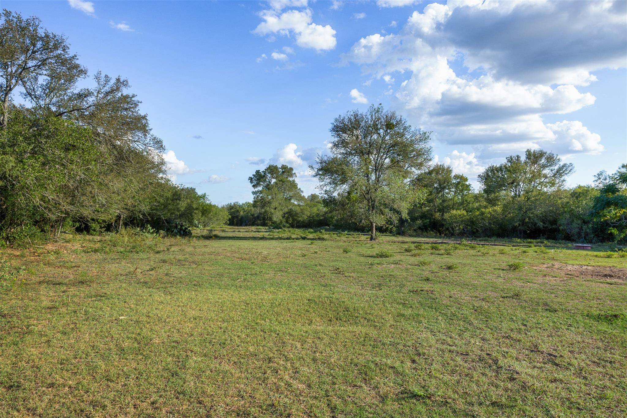 399 Seals Creek RD, Lockhart, TX 78644