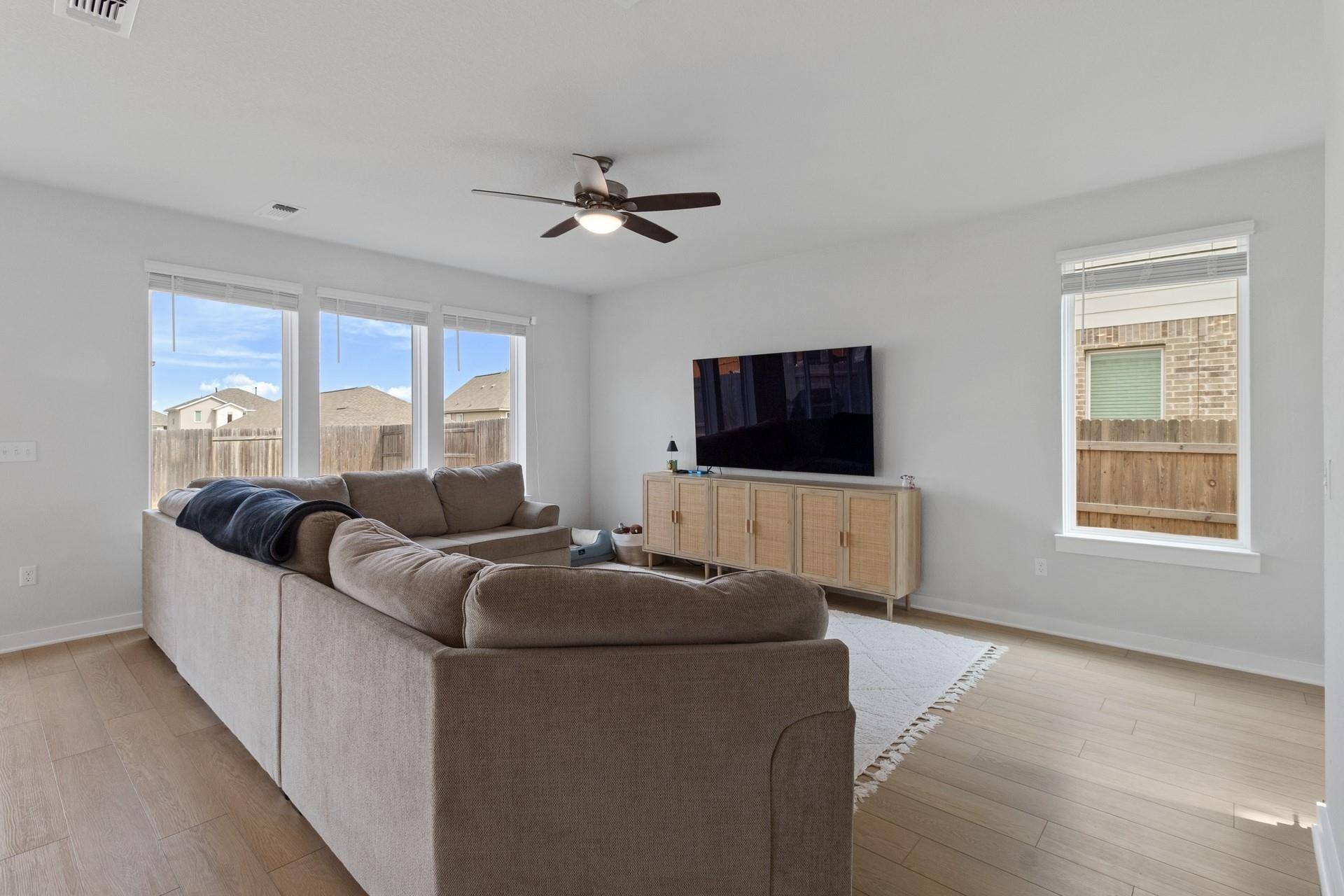 6406 Mallord Brook BND, Buda, TX 78610