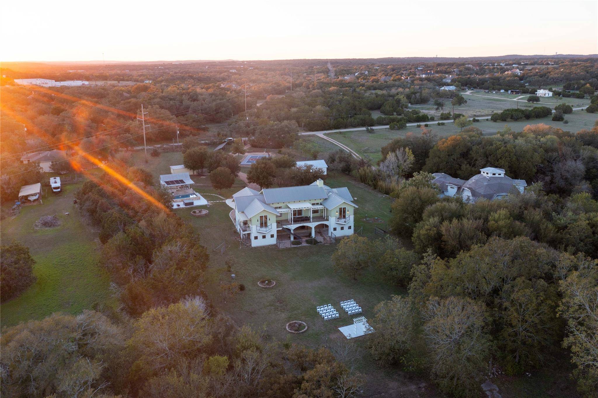 609 S Creekwood DR, Driftwood, TX 78619