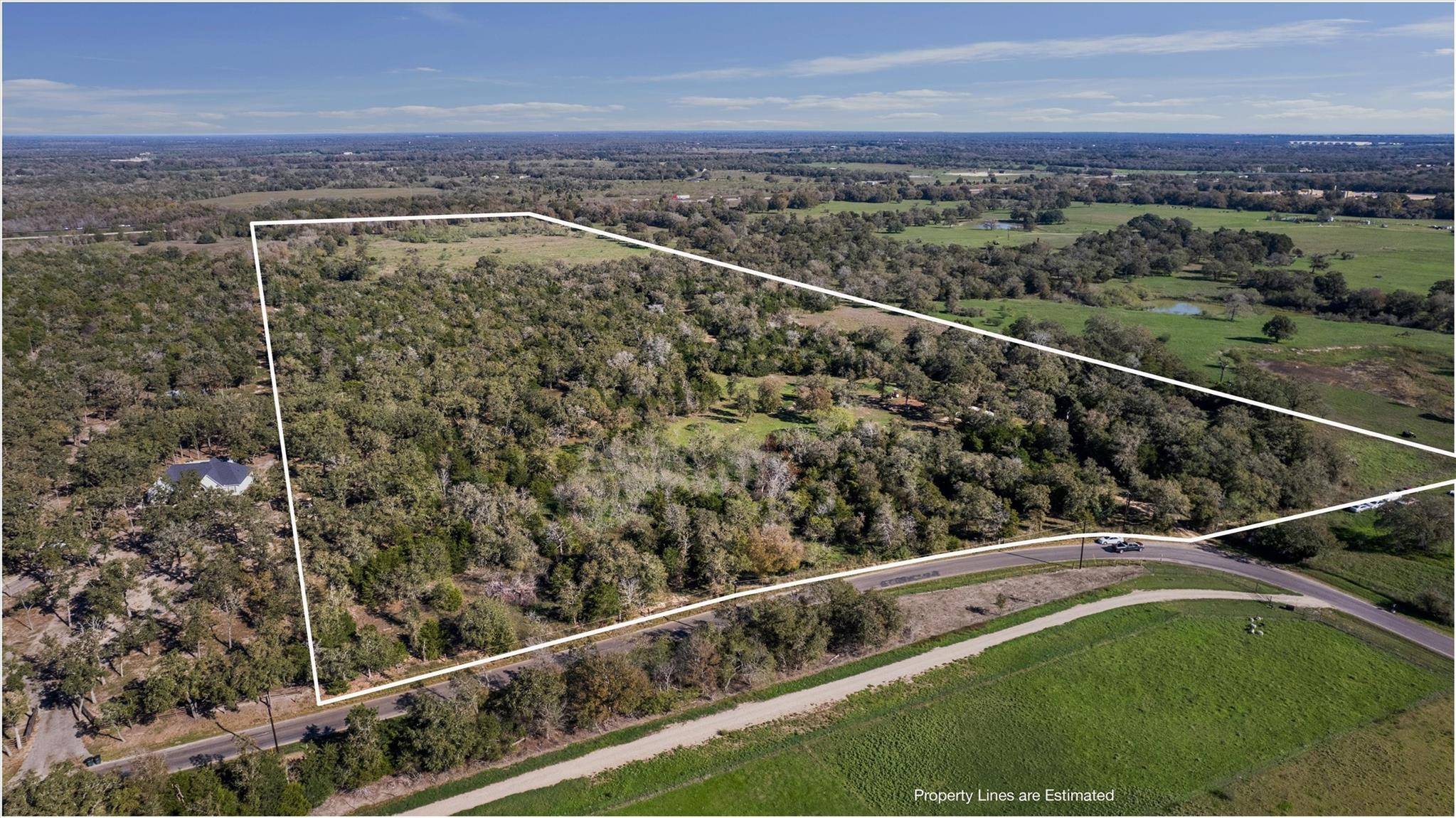 221 Old Waelder RD, Flatonia, TX 78941