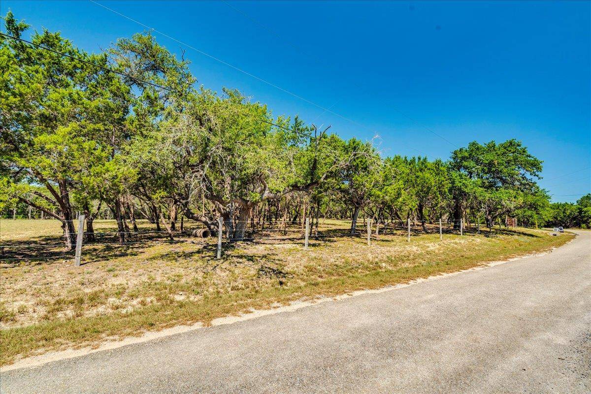 901 Todo LN, Driftwood, TX 78619