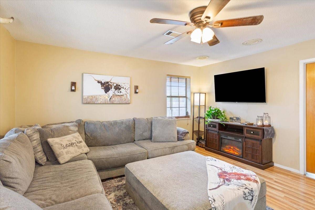 200 County Road 320 ST, Bertram, TX 78605
