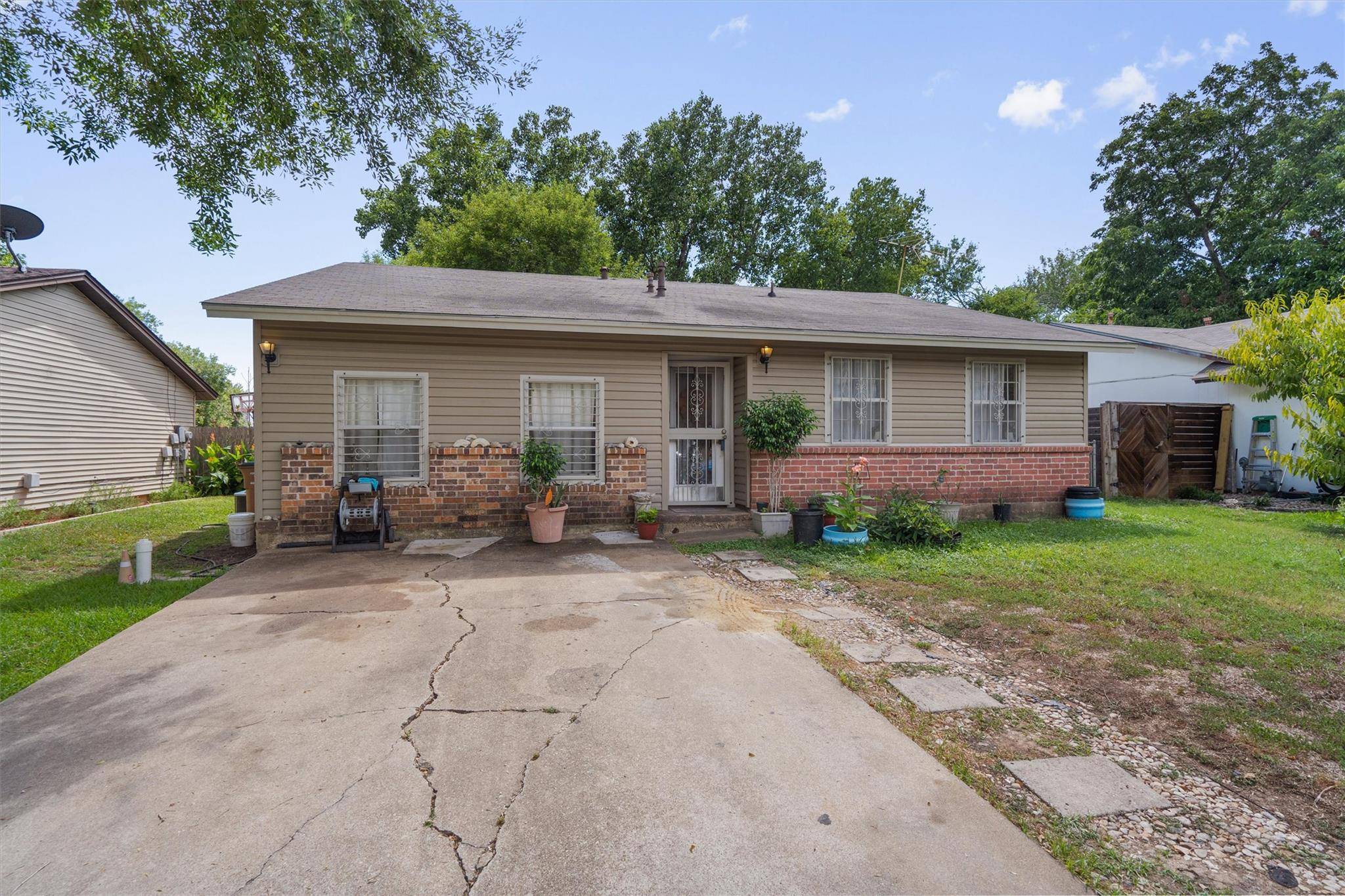 5507 Burgundy DR, Austin, TX 78724