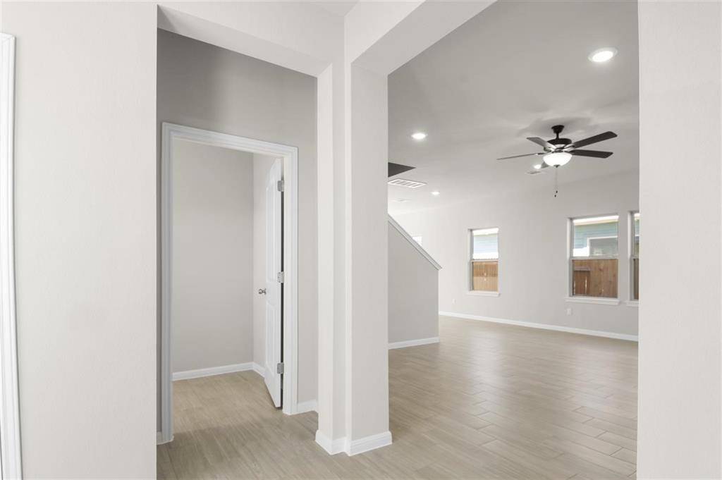 101 Driftwood LN, Bastrop, TX 78602
