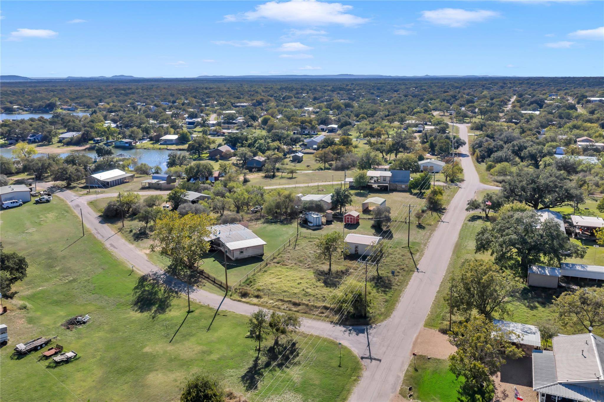 1415 Bee LN, Tow, TX 78672