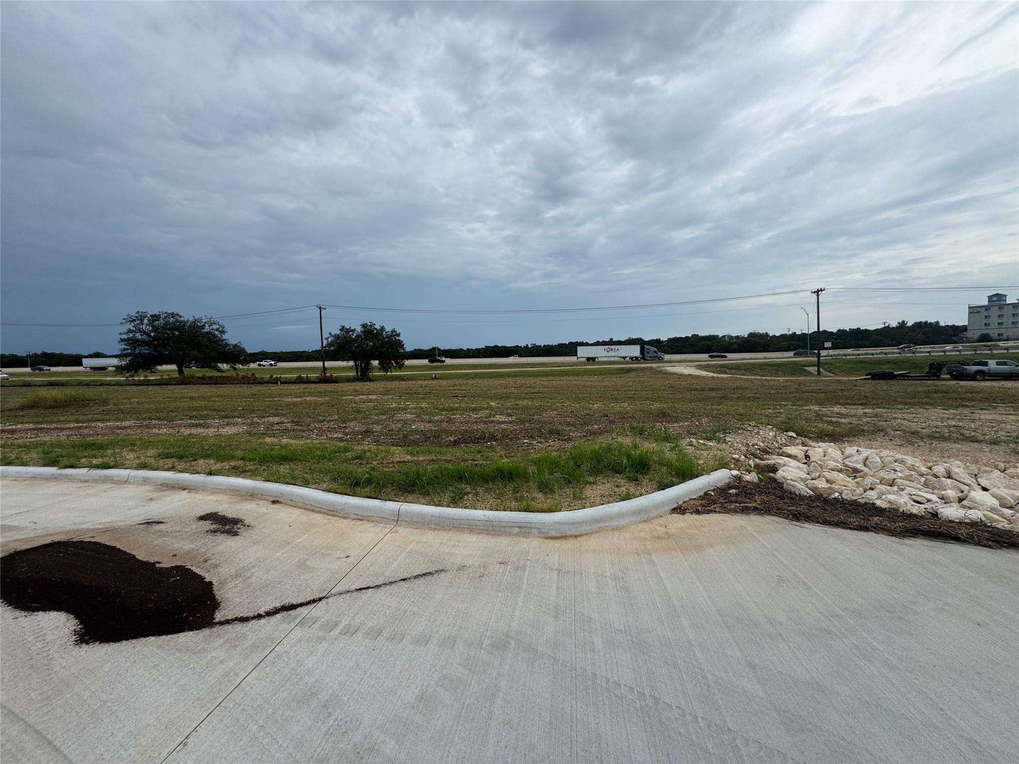 2305 Salado Center LOOP, Salado, TX 76571