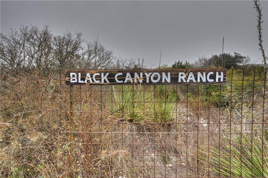 000 Leona Ranch Road, Brackettville, TX 78832