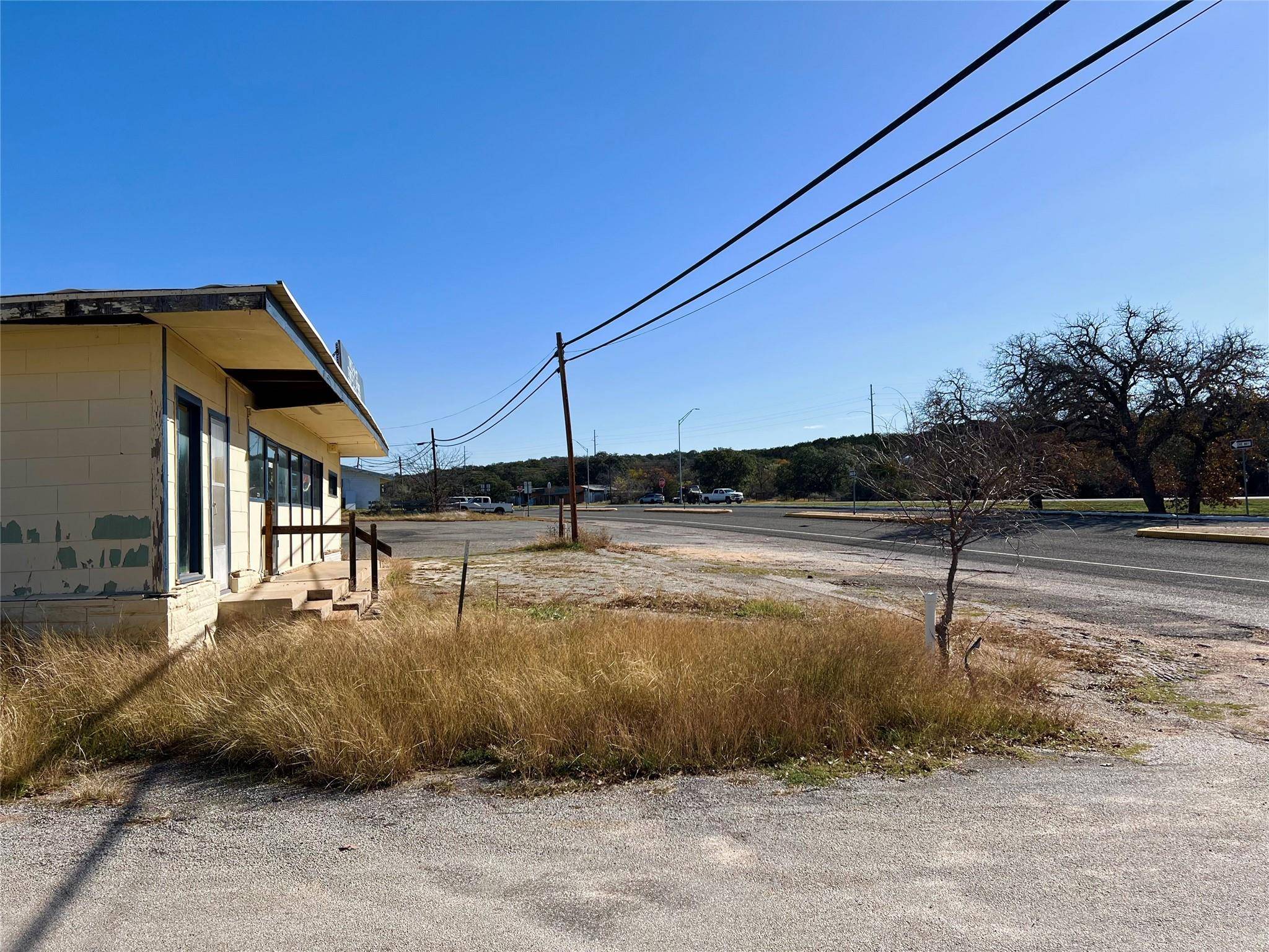 220 HWY 261, Kingsland, TX 78639
