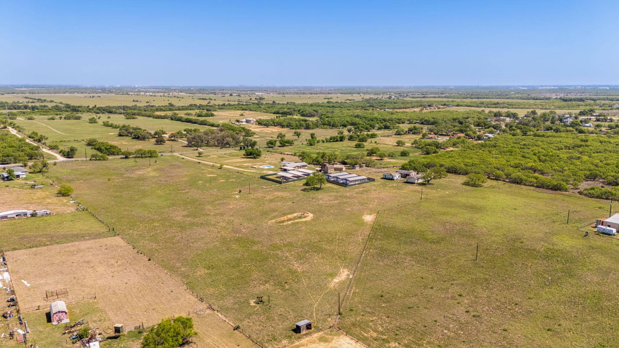 5800 Curran DR, Von Ormy, TX 78073