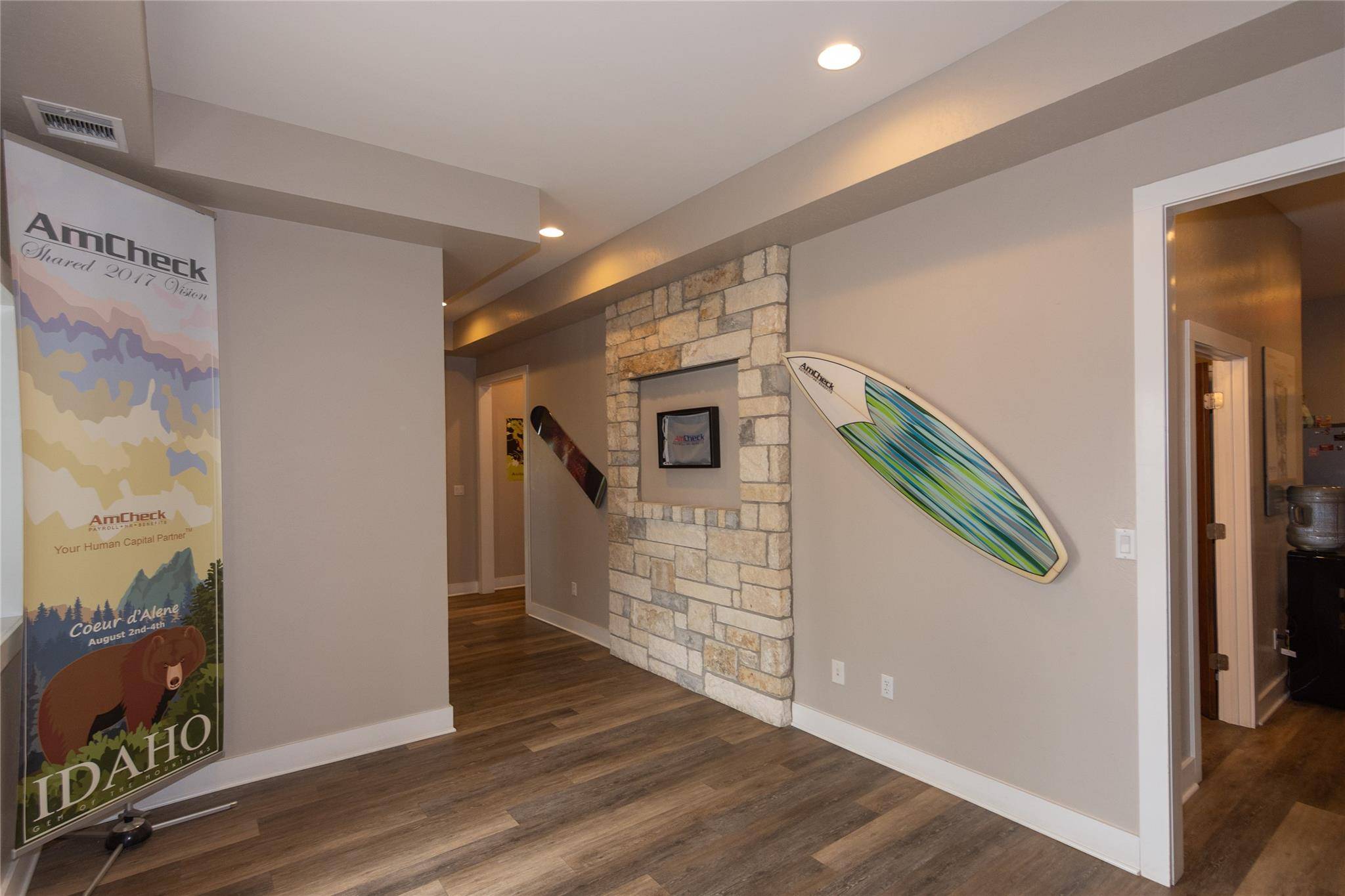 275 Frog Pond LN, Dripping Springs, TX 78620