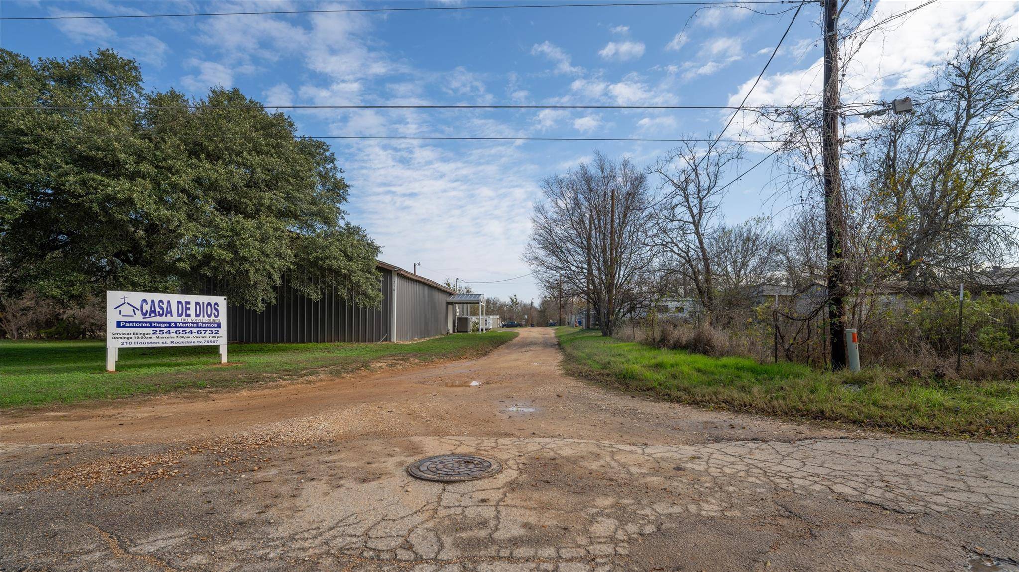 303 Yoakum St, Rockdale, TX 76567