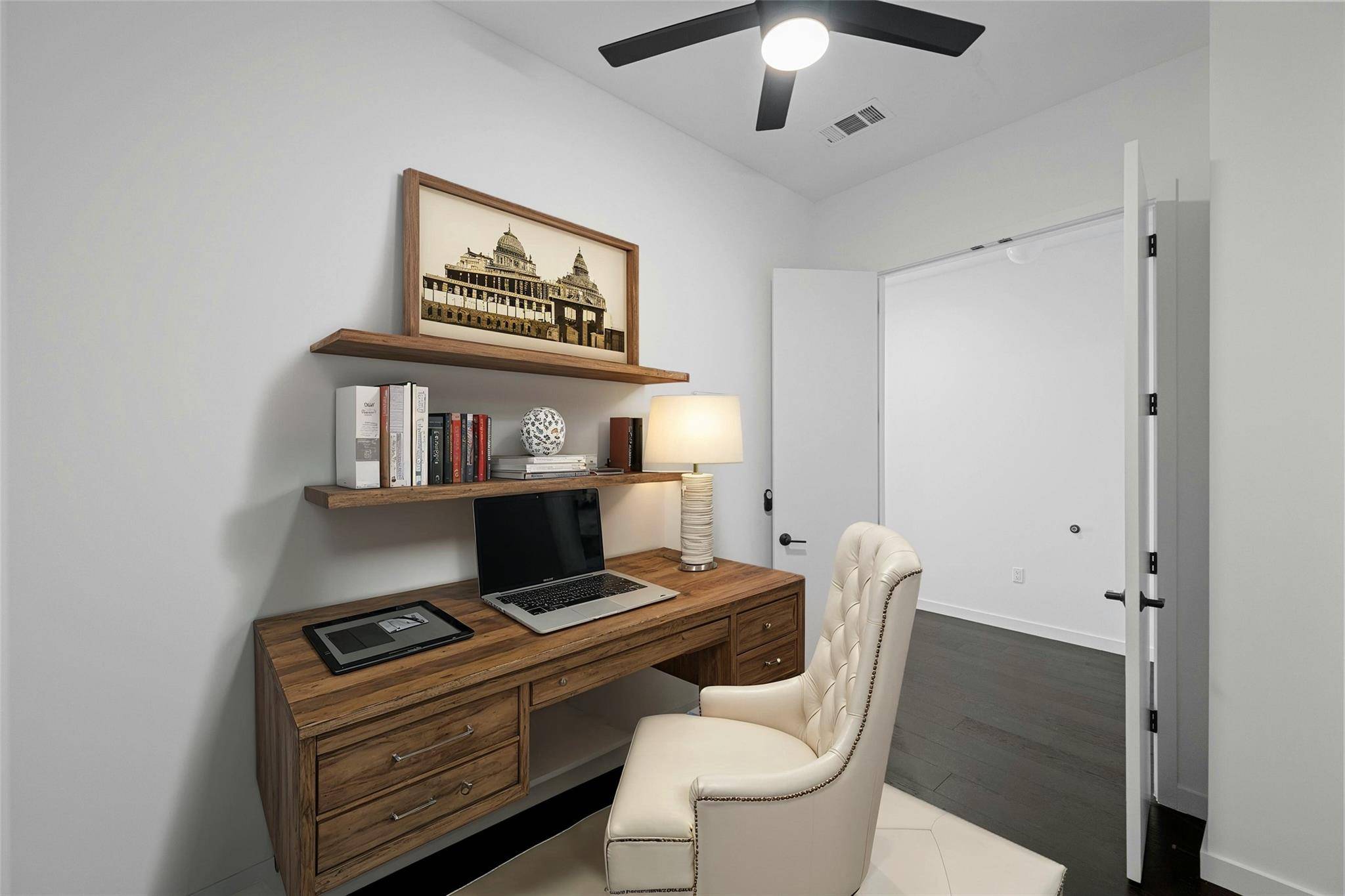 800 Embassy DR #412, Austin, TX 78702