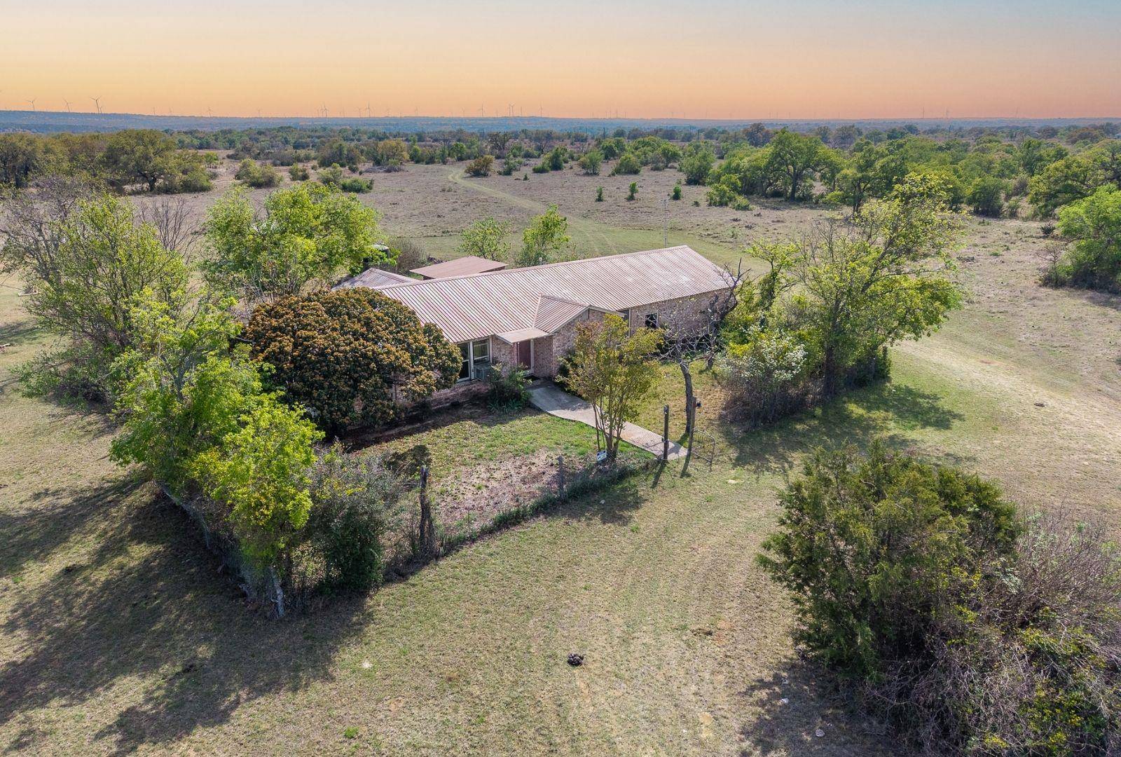 730 E US HWY 84, Goldthwaite, TX 76844