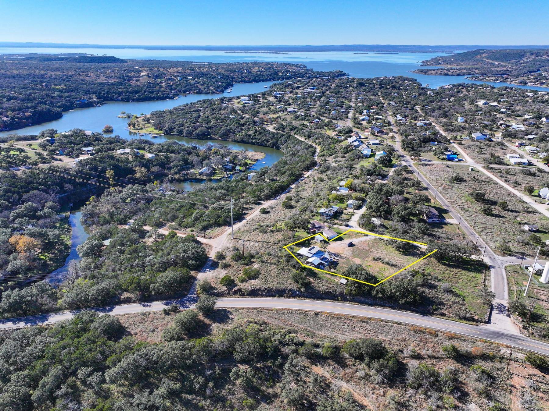 307 S Oak LN, Burnet, TX 78611