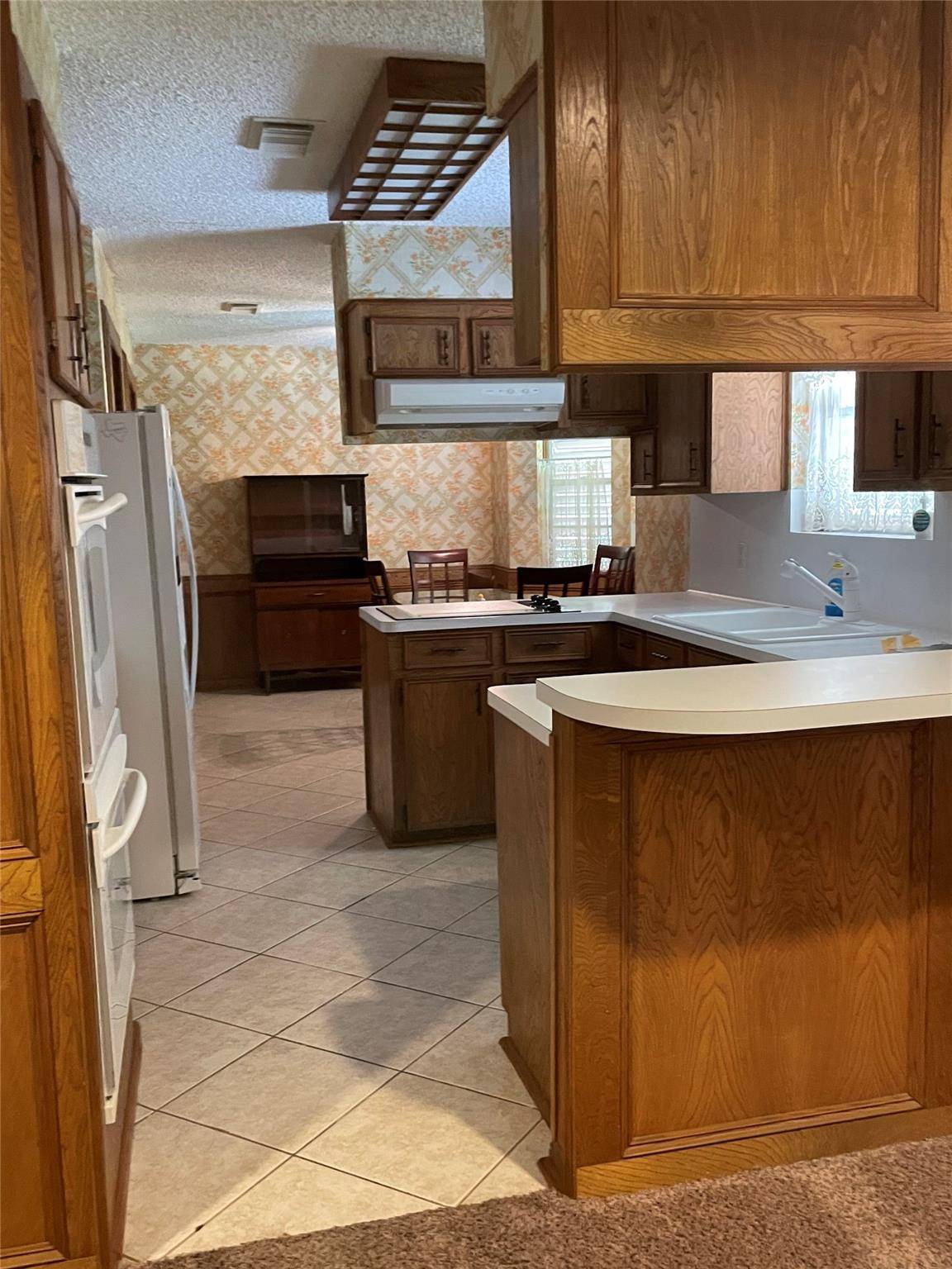 11 N Heights DR, La Marque, TX 77568