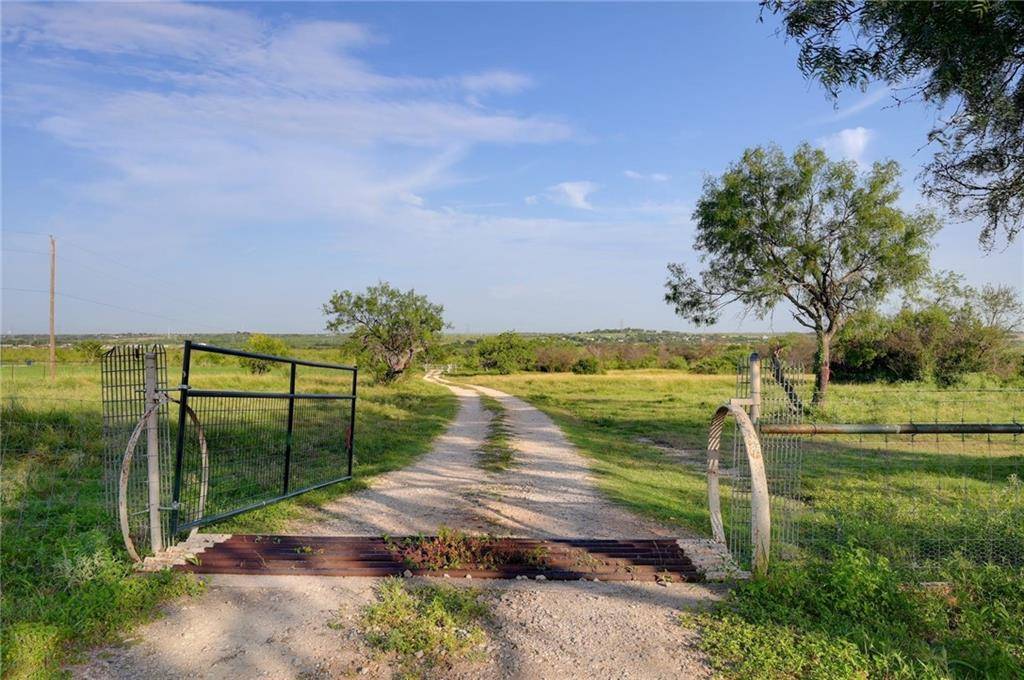 1280 Union Wine RD, New Braunfels, TX 78130